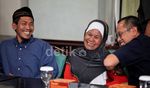 Senyum Mak Yati Dapat Rumah dari Pak Menteri