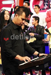     Ia turut memeriahkan acara DahSyat di RCTI, Jakarta Barat, Senin (18/2/2013). Gus Mun/detikFoto.