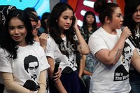 Selain BBB, penyanyi Rossa dan Luna Maya juga tampak ikut merayakan ulang tahun Raffi di DahSyat, RCTI, Jakarta Barat, Minggu (17/2/2013). Gusmun/detikFoto.