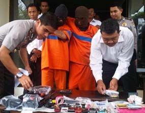 Pembobol Rumah Kosong Diganjar Timah Panas