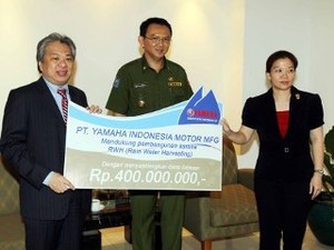 Disaksikan Ahok, Yamaha Sumbang Air Bersih di Jakarta