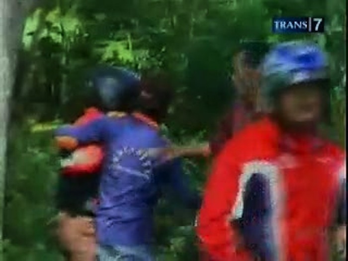 Sengketa Lahan, Warga Bentrok dengan TNI