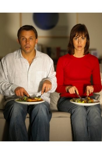 5 Cara Agar Tak Ikut Gemuk Gara-gara Pasangan Doyan Makan