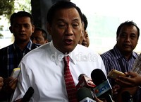 Menkeu Agus Martowardojo membantah pernah bertemu dengan ketua umum Partai Demokrat Anas Urbaningrum terkait proyek Hambalang. Ramses/detikFoto.