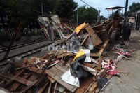 Lahan tersebut nantinya akan dijadikan lapangan parkir pengguna kereta api.