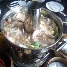 Hangatnya Kuah Steamboat Cina, Sluurrp!
