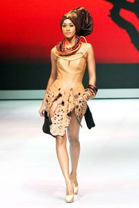 Jakarta, Indonesia - 14 Februari. Melinda Looi Couture Collection 2013. Indonesia Fashion Week 2013 at Jakarta Convention Center. 14 Februari 2013. Senayan. Jakarta. [Foto: Mohammad Abduh/Wolipop]