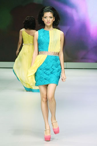 Jakarta, Indonesia - 14 Februari 2013. Blossoms by Jeanny Ang Couture Spring/Summer Collection 2013. Indonesia Fashion Week 2013 at Jakarta Convention Center. Senayan. Jakarta. [Foto: Mohammad Abduh/Wolipop]