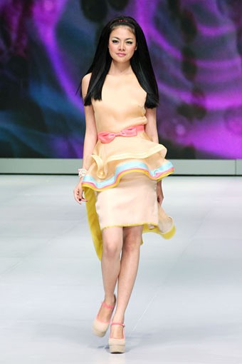 Jakarta, Indonesia - 14 Februari 2013. Blossoms by Jeanny Ang Couture Spring/Summer Collection 2013. Indonesia Fashion Week 2013 at Jakarta Convention Center. Senayan. Jakarta. [Foto: Mohammad Abduh/Wolipop]