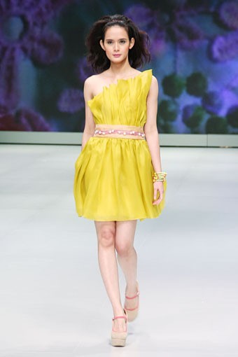 Jakarta, Indonesia - 14 Februari 2013. Blossoms by Jeanny Ang Couture Spring/Summer Collection 2013. Indonesia Fashion Week 2013 at Jakarta Convention Center. Senayan. Jakarta. [Foto: Mohammad Abduh/Wolipop]