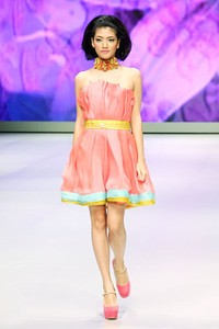 Jakarta, Indonesia - 14 Februari 2013. Blossoms by Jeanny Ang Couture Spring/Summer Collection 2013. Indonesia Fashion Week 2013 at Jakarta Convention Center. Senayan. Jakarta. [Foto: Mohammad Abduh/Wolipop]