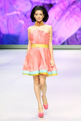 Jakarta, Indonesia - 14 Februari 2013. Blossoms by Jeanny Ang Couture Spring/Summer Collection 2013. Indonesia Fashion Week 2013 at Jakarta Convention Center. Senayan. Jakarta. [Foto: Mohammad Abduh/Wolipop]