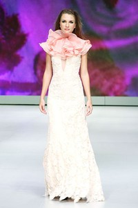 Jakarta, Indonesia - 14 Februari 2013. Blossoms by Jeanny Ang Couture Spring/Summer Collection 2013. Indonesia Fashion Week 2013 at Jakarta Convention Center. Senayan. Jakarta. [Foto: Mohammad Abduh/Wolipop]