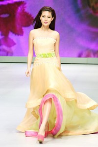 Jakarta, Indonesia - 14 Februari 2013. Blossoms by Jeanny Ang Couture Spring/Summer Collection 2013. Indonesia Fashion Week 2013 at Jakarta Convention Center. Senayan. Jakarta. [Foto: Mohammad Abduh/Wolipop]