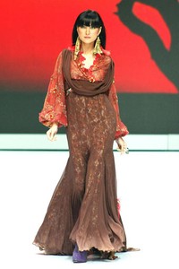 Jakarta, Indonesia - 14 Februari. Melinda Looi Couture Collection 2013. Indonesia Fashion Week 2013 at Jakarta Convention Center. 14 Februari 2013. Senayan. Jakarta. [Foto: Mohammad Abduh/Wolipop]