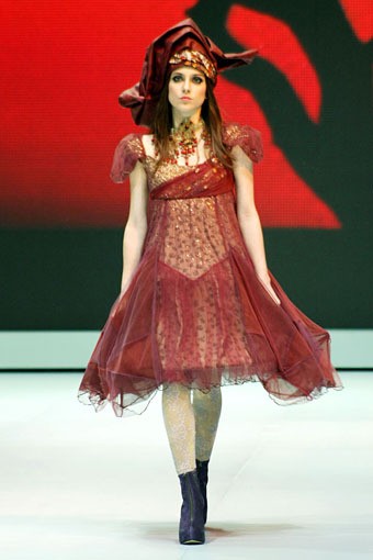 Jakarta, Indonesia - 14 Februari. Melinda Looi Couture Collection 2013. Indonesia Fashion Week 2013 at Jakarta Convention Center. 14 Februari 2013. Senayan. Jakarta. [Foto: Mohammad Abduh/Wolipop]