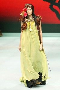 Jakarta, Indonesia - 14 Februari. Melinda Looi Couture Collection 2013. Indonesia Fashion Week 2013 at Jakarta Convention Center. 14 Februari 2013. Senayan. Jakarta. [Foto: Mohammad Abduh/Wolipop]