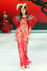 Jakarta, Indonesia - 14 Februari. Melinda Looi Couture Collection 2013. Indonesia Fashion Week 2013 at Jakarta Convention Center. 14 Februari 2013. Senayan. Jakarta. [Foto: Mohammad Abduh/Wolipop]