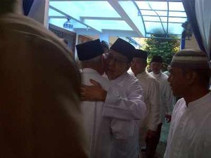 Wapres Boediono Melayat Almarhum Ayah Hatta Rajasa