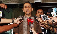 Anggito keluar gedung KPK seusai diperiksa penyidik. Ramses/detikFoto.
