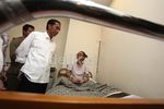 Jokowi Jenguk Ibunda Bayi Dara