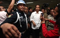 Jokowi yang menggunakan Mobil Kijang Innova warna hitam itu tiba di RSUD Tarakan, Jl Kiai Caringin, Jakarta Pusat, Rabu (20/2/2013) sekitar pukul 14.20 WIB.