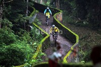 Waktu tempuh track downhill kurang lebih 3-5 menit dengan kecepatan 30-40 km/jam dan memiliki tingkat kesulitan yang tinggi.