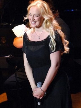 Vivid Entertainment Tarik Peredaran Video Porno Mindy McCready