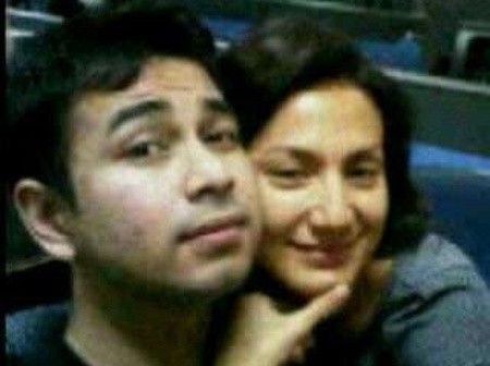 Foto Ini Jadi Bukti (Lagi) Kemesraan Raffi Ahmad & Wanda Hamidah