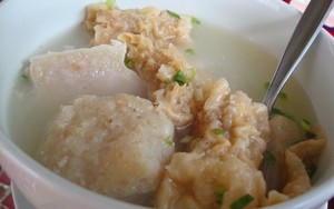 Asyiknya Ngumpul Sore sambil Mengudap Bakwan Malang di Kedai
