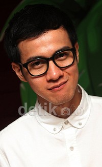 Senyuman Herjunot Ali. Gusmun/detikFoto.