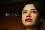 Nikita Mirzani Nangis di Persidangan