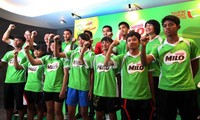 Mereka akan mendapatkan pembinaan dan pelatihan ekslusif mencakup keterampilan teknis, kerjasama tim, dan pengembangan mental juara, serta nilai-nilai kehidupan seperti ketekunan, percaya diri, kerjasama tim dan sportifitas dari Juara Olimpiade Athena 2004, Taufik Hidayat yang juga didampingi pelatihnya Mulyo Handoyono.