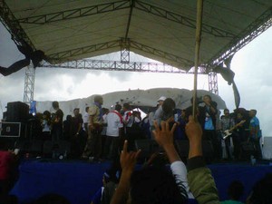 Kampanye Terakhir di Depok, Dede Yusuf Duet dengan Ayu Tingting
