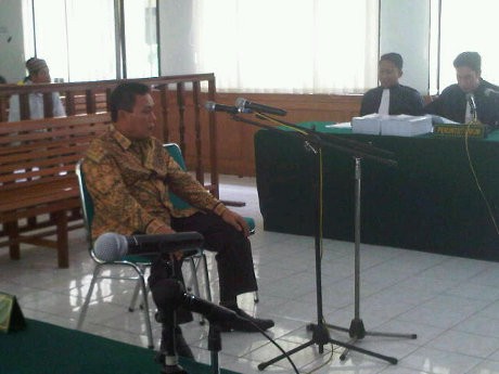 Mantan Kadispora Riau Dituntut 8 Tahun Penjara Terkait Kasus Suap PON
