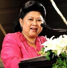 Presiden dan Ibu Ani Naik Lereng Gunung Slamet
