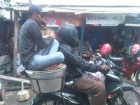 Foto diambil di Jl. Trans Yogi Citereup (Foto: Triyono)