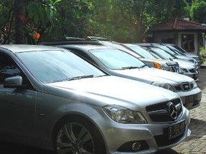 Unik, Ada Komunitas Pengguna Mobil Warna Silver