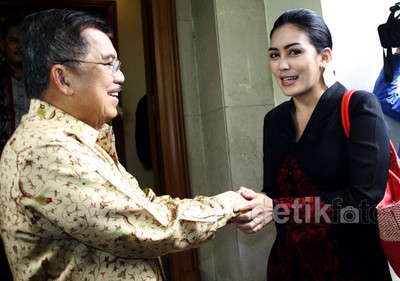 Jelang Pilgub Jabar, Rieke Temui JK