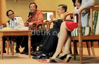 Diskusi ini bertepatan dengan peluncuran buku karya Burhanudin Muhtadi berjudul 'Perang Bintang 2014'.