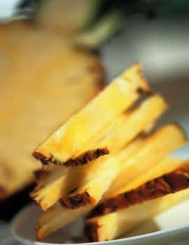Mata Sehat dan Kulit Halus Berkat Rutin Makan Nanas
