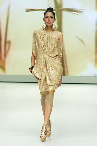 Jakarta, Indonesia - 14 Februari, Balijava by Denny Wirawan Poetique de Savane Collection 2013. Indonesia Fashion Week 2013 at Jakarta Convention Center. Senayan. Jakarta. [Foto: Mohammad Abduh/Wolipop]