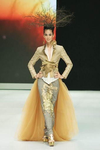 Jakarta, Indonesia - 14 Februari, Balijava by Denny Wirawan Poetique de Savane Collection 2013. Indonesia Fashion Week 2013 at Jakarta Convention Center. Senayan. Jakarta. [Foto: Mohammad Abduh/Wolipop]