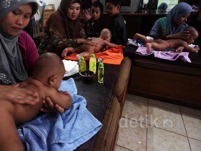 Asyiknya Dipijat
