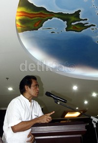 Laode Ida meminta Presiden SBY segera menyesaikan kasus tersebut sehigga Papua kondusif. Ramses/detikFoto.