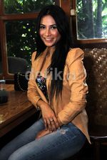 Uli Auliani Pamer Cincin dari Keluarga Pacar