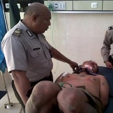 Disiram Bensin, Pencuri Motor Batal Dibakar Massa