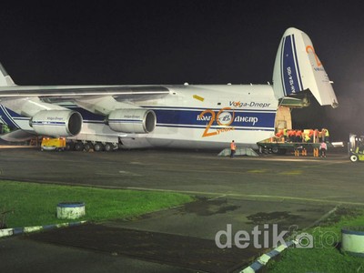 Jet Tempur Sukhoi Tiba di Makassar