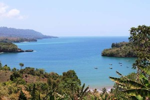 Cantiknya Pantai Brumbun, Primadona di Jawa Timur