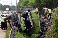  Peristiwa kecelakaan terperosoknya kendaraan truk yang terjadi pada pukul 07.00 WIB pagi, tidak memakan korban.